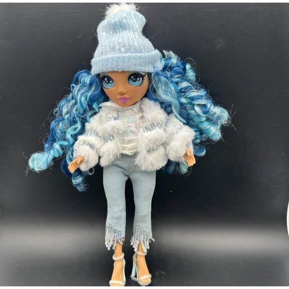 Rainbow High Winter Break Skyler Bradshaw Doll White Jacket Faux Fur Coat Skates - Picture 1 of 12